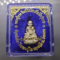 ราคา หลวงปู่ทวด พิมพ์เปิดโลกเหวี่ยงมือ รุ่นแรก เนื้อเงิน ปลุกเสกเดี่ยวโดย หลวงปู่ทิม อัตตสันโต ณ วัดพระขาว ปี 2540 พร้อมตลับเ (26051666203)