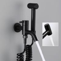 ราคา สีดำพร้อมปืนฉีดน้ำในครัวเรือนระเบียงไม้ถูพื้นสระว่ายน้ำน้ำเย็นก๊อกเดี่ยวทำความสะอาดก๊อกชักโครกหนึ่งในและสองออก (5848096556)