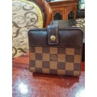 ราคา Louis Vuitton กระเป๋าสตางค์ใบสั้น มือสองการันตีแท้ 100% (9361837604)