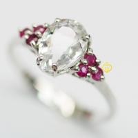 ราคา JewChanแหวนตัวเรือนเงิน พลอยไวท์โทปาส ทรงหยดน้ำ ประดับข้างทับทิมสยาม พลอยแท้ธรรมชาติ (18791545237)