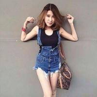 ราคา เอี๊ยมยีนส์ขาสั้นแต่งขาดน่ารักๆ ✨ (1751817155)