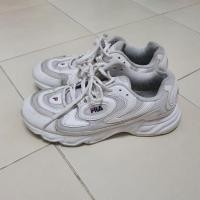 ราคา รองเท้ามือสอง Fila มือสองสภาพดี (3881130275)