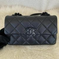 ราคา CO210502965 / Chanel / Mini 8 Flap Caviar (10106966238)