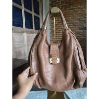ราคา กระเป๋าหนังแท้สีน้ำตาล DAKS มือสอง ของแท้ งานสภาพดี (24439446981)