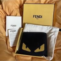 ราคา กระเป๋าสตางค์ Fendi monster ของแท้ 100% (15223041038)