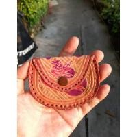 ราคา กระเป๋าหนังใบไม่ใหญ่พอดีมือมือสอง (24414028177)