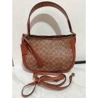 ราคา กระเป๋า coach คล้องไหล่ สะพาย crossbody ได้ size 11 นิ้ว (12399889842)
