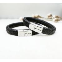 ราคา ข้อมือหนังแท้ สลักชื่อฟรี (436798914)