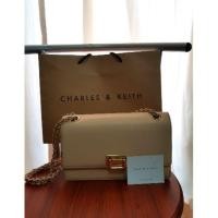 ราคา ▶️ CHARLES & KEITH ◀️ ( แท้ % มือ 2 ) (927295912)