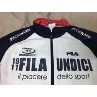 ราคา Jacket FILA ไซส์M สีขาว สวยมากไม่มีตำหนิ ใส่1ครั้ง อก42 แท้100% (975961885)