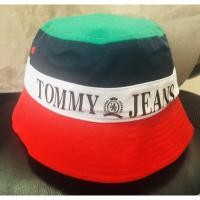 ราคา TOMMY HIFIGER Color block logo bucket รุ่น 7871847086 ของแท้100% (4870027184)