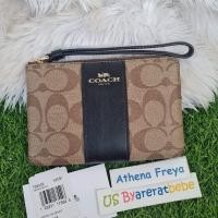 ราคา New!! ลายซีคล้องมือ S 1ซิป Coach มือหนึ่งของแท้Coach F58035 Signature Corner Zip Wristlet สีน้ำตาลลายซี คาดดำ (28302213250)