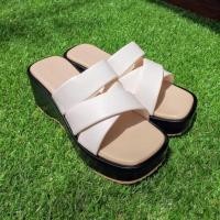ราคา รองเท้าส้นตึก สูง 2.5 นิ้ว หนังนิ่ม เสริมพื้นนุ่มพิเศษ น้ำหนักเบา สวมใส่สบาย (28260883023)