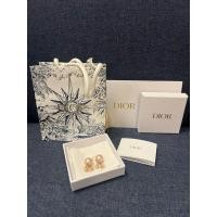 ราคา ตุ้มหู Dior Earrings สี rose gold สีสวยมาก มีร่องรอยตามการใช้งานบ้างแต่เพชรยังอยู่ครบ ขอส่งต่อเท ๆ (28213870363)