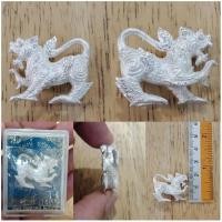 ราคา พญาสิงห์มหาลาภลอยองค์พิมพ์ใหญ่เนื้อสัมฤทธิ์ชุบเงิน ชุบทอง ชุบซาตินหลวงปู่หงษ์ วัดเพชรบุรี จังหวัดสุรินทร์ (23532982418)