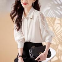 ราคา {พร้อมส่ง}รุ่น( M- ปกกลัดทอง) เสื้อเชิ้ต แขนยาว คอปก ผ้าไหมอิตาลีผสมชีฟอง แต่งแขนลายฉลุลูกไม้ สีขาว สาวอวบใส่ได้ (23376276454)