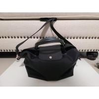 ราคา กระเป๋าLongchampหูสั้นสีดำ (4778969974)