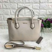 ราคา Charles & Keith Handbag (Outlet) กระเป๋าแบรนด์เนม (463840919)