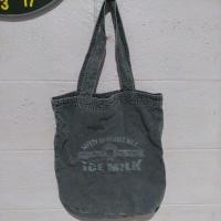 ราคา กระเป๋ายีนส์ มือสอง กระเป๋าสะพาย สีเทาเข้ม กระเป๋าผ้า (22615258324)