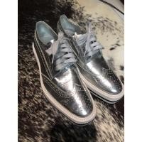 ราคา รองเท้าแบรนด์PRADAแท้มือสองราคารวมค่าส่งแล้วคะรุ่นwingtipsiverวินเทจ (4092375353)