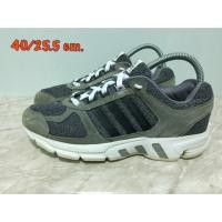 ราคา รองเท้า Adidas มือสองของแท้ เบอร์ 40 ยาว 25.5 ซม. สภาพดี พื้นเต็ม สีสวยๆ (1555010930)