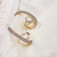 ราคา ต่างหูเพชรczแท้ประดับมุกอักษรแบบดาราใส่ (18832573805)