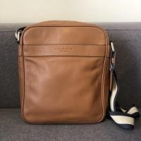 ราคา กระเป๋าสะพายข้างชาย coach men signature flight bag leather (7659037371)