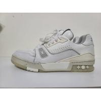 ราคา Sale!!!รองเท้าผ้าใบlouis vuittonแท้ มือสองไซส์40ยาว25 (26418486538)