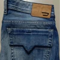 ราคา Diesel กางเกงยีนส์ตัดขาสั้น มือสองสภาพดี (27412163621)