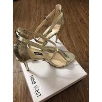 ราคา NINE WEST GOLD LEATHER STILETTO SANDALS งานใหม่ Size 9 และ 9.5 (24233361749)