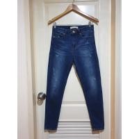 ราคา กางเกงยีนส์เอวสูง มือ 2 ยี่ห้อ stradivarius (สีเข้ม) (20461213823)