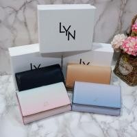 ราคา ‼️NEW‼️LYN สีออมเบร 3สี และสีดำล้วนมาอีก1สีตัวกระเป็นเป็นหนังPU สวยมากค่ะ (9942562581)