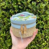 ราคา Estee Lauder Weave Bag กระเป๋าสานทรงกลม (21472512416)