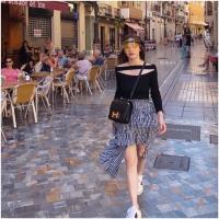 ราคา J11516 Set 2 ชิ้น เสื้อปาดไหล่แขนยาวเว้าอก + กระโปรงระบายลายสก็อต (5815789198)