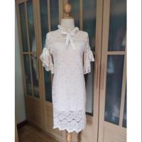 ราคา มือสอง : เดรสลูกไม้ สีขาว (1236380105)
