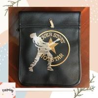 ราคา กระเป๋าสะพายข้างลายกีตาร์ m zone hot star สะพายไหล่ กระเป๋าหนัง พาดไหล่ กระเป๋าผู้ชาย หนังทนทาน ราคาถูก ขายดี (11428449705)