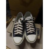 ราคา รองเท้าผ้าใบ สีดำ มินิมอล มือสอง เบอร์ 39 (20334521364)