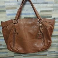 ราคา กระเป๋าสะพายข้าง VINCIS BENCH แท้ มือสองสภาพสวย (7110305113)