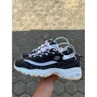 ราคา Skechers Dlite สีดําสีขาว (29165163737)
