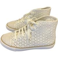 ราคา Tory Burch Sneakers รองเท้าผ้าใบสีขาวของแท้ 100% (Used ใช้เองสภาพดี) Size 37 (10003887143)