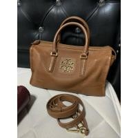 ราคา used torry burch britten satchel ทรงหมอน แท้ 100% (22557753089)