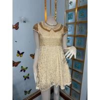 ราคา เดรสสีครีมผ้าแก้วปักลายนูนดอกไม้ทั้งชุด (25391163747)
