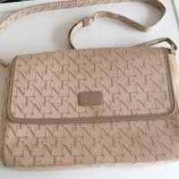 ราคา Flynow bag สะพายข้างใบกลาง (used) (30633973)