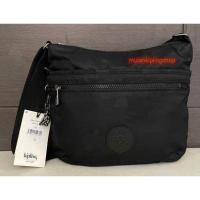 ราคา ส่งฟรีEMS Kipling Arto Crossbody Bag - Black Camo Emb ป้ายและถุงจะเขียนชื่อรุ่นและสีเป็น X42 (23325212132)