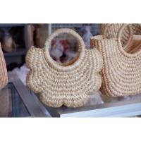 ราคา กระเป๋าสานผักตบชวา ทรงดอกไม้ครึ่งวงกลม ทรงนี้แฟชั่นสุดๆ (3633319998)