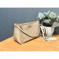 ราคา coach พอช ขนาด 9 นิ้ว (28072816942)