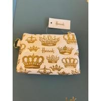 ราคา กระเป๋าตังค์Harrodsลายน่ารักของแท้จากลอนดอน (23374807677)