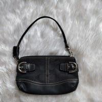 ราคา กระเป๋า coach แท้100%คล้องแขนมือสองสภาพดี (20888595074)