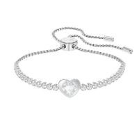 ราคา สร้อยข้อมือ Swarovski mini heart แท้จากช็อป (1833566466)