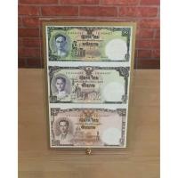 ราคา กรอบอะคริลิค ธนบัตรที่ระลึกเฉลิมพระเกียรติ 80 พรรษา (ไม่รวมธนบัตร) (499657374)
